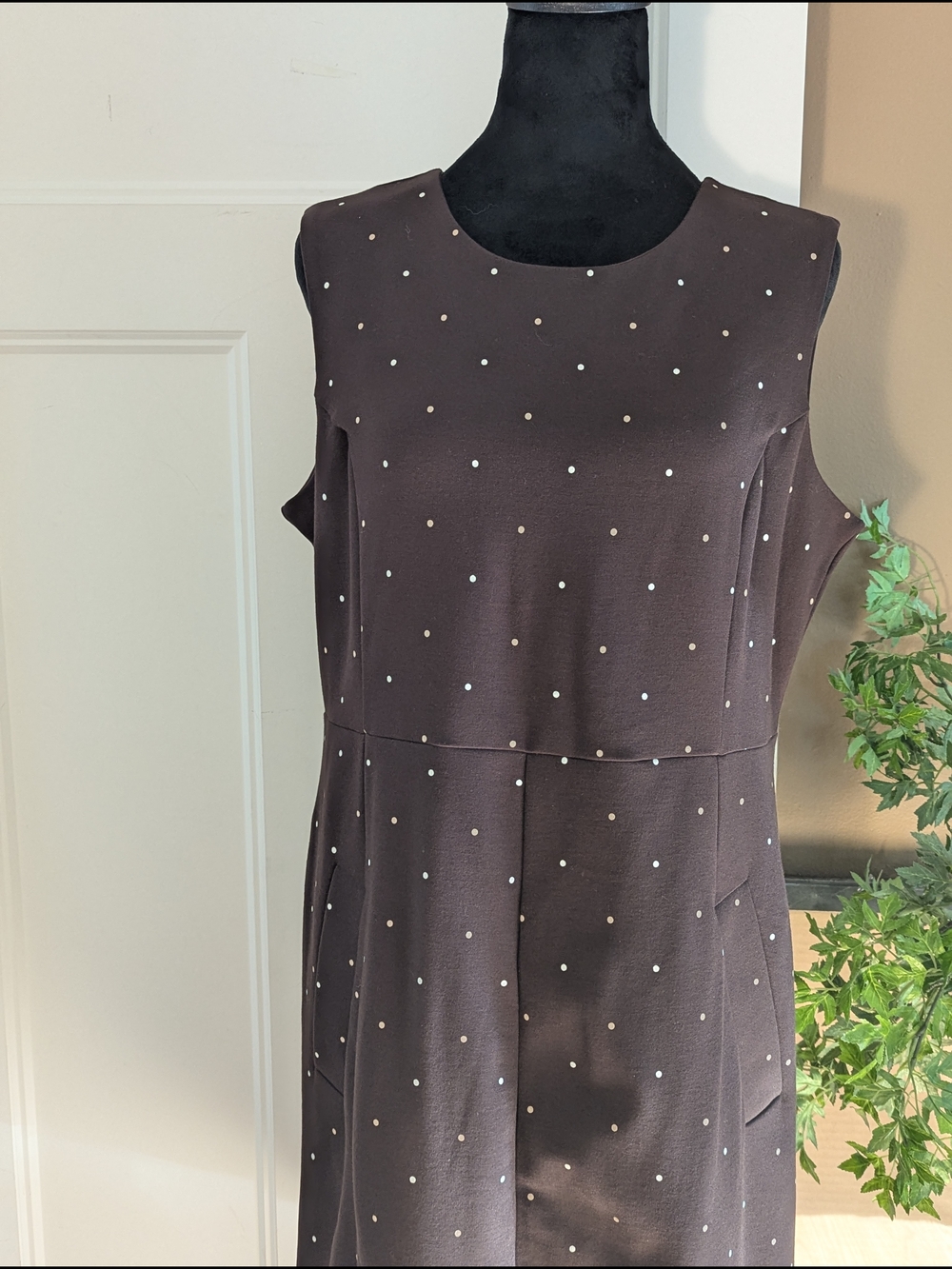 Lands' End Brown Sheath Sleeveless White Polka Dot. Pockets. Size 14P.